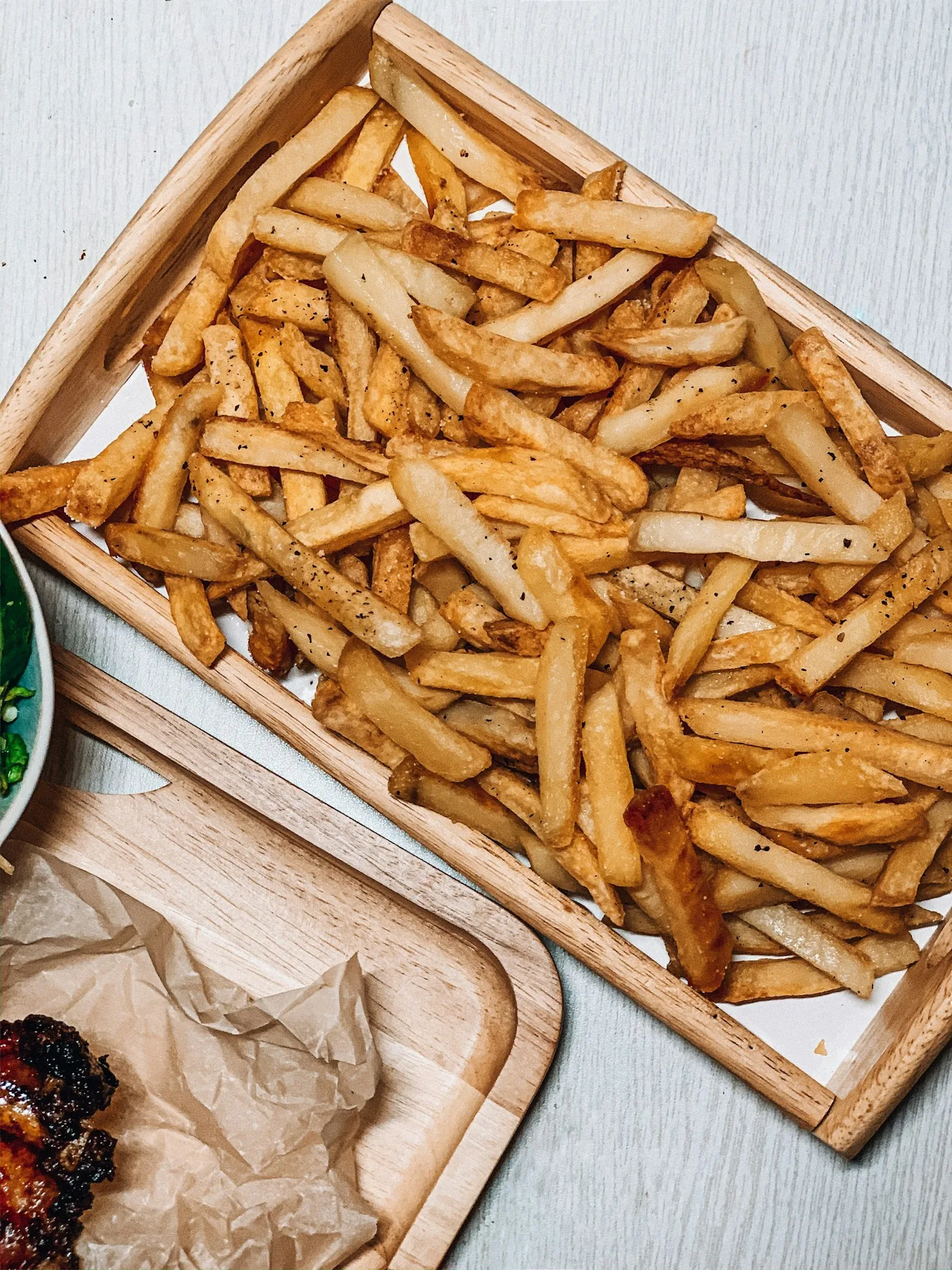Papas fritas doradas para compartir